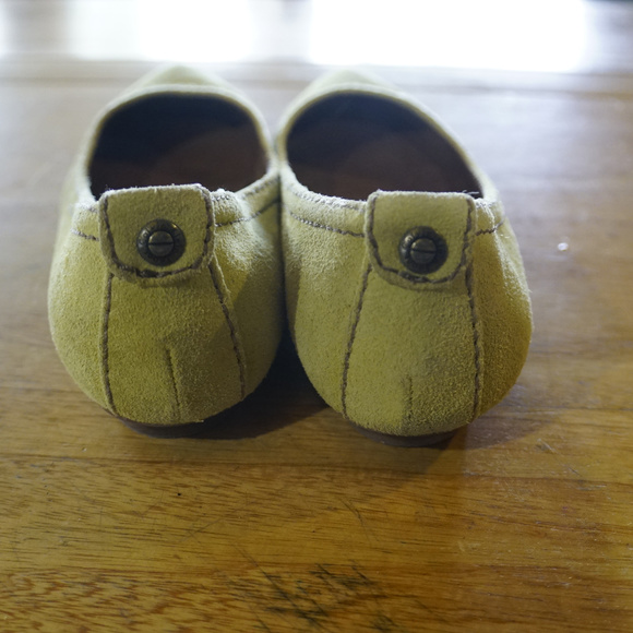 Calvin Klein Pointy Toe Ballet Flat Suede Yellow - Picture 6 of 8